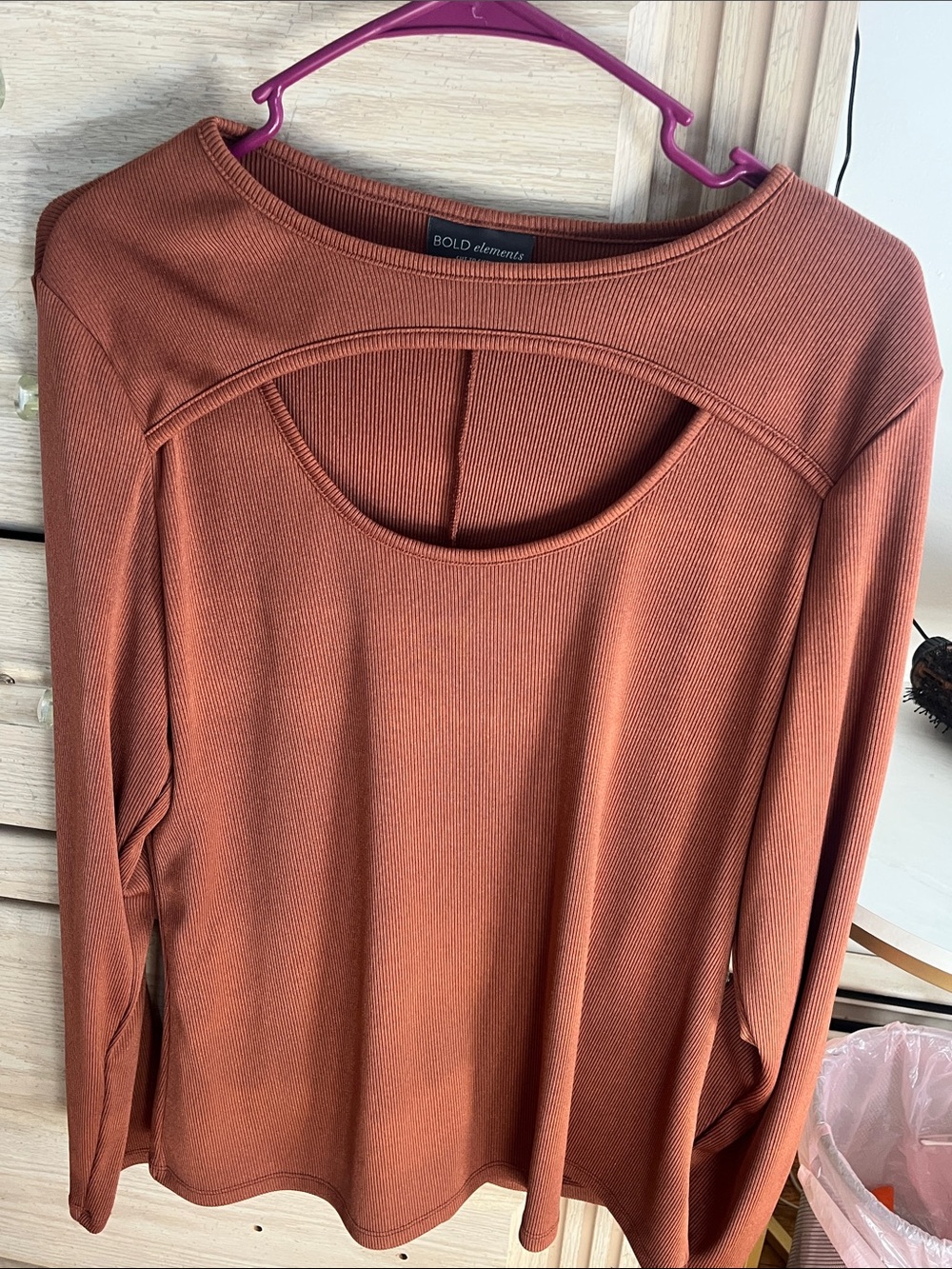 BOLD elements Rust Cutout Ribbed Long-Sleeve Top